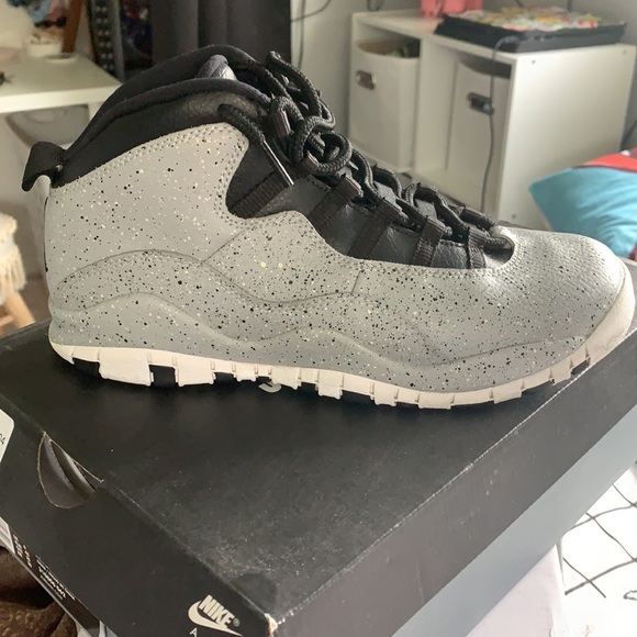 Air Jordan 10 Retro (GS) - Picture 2 of 4